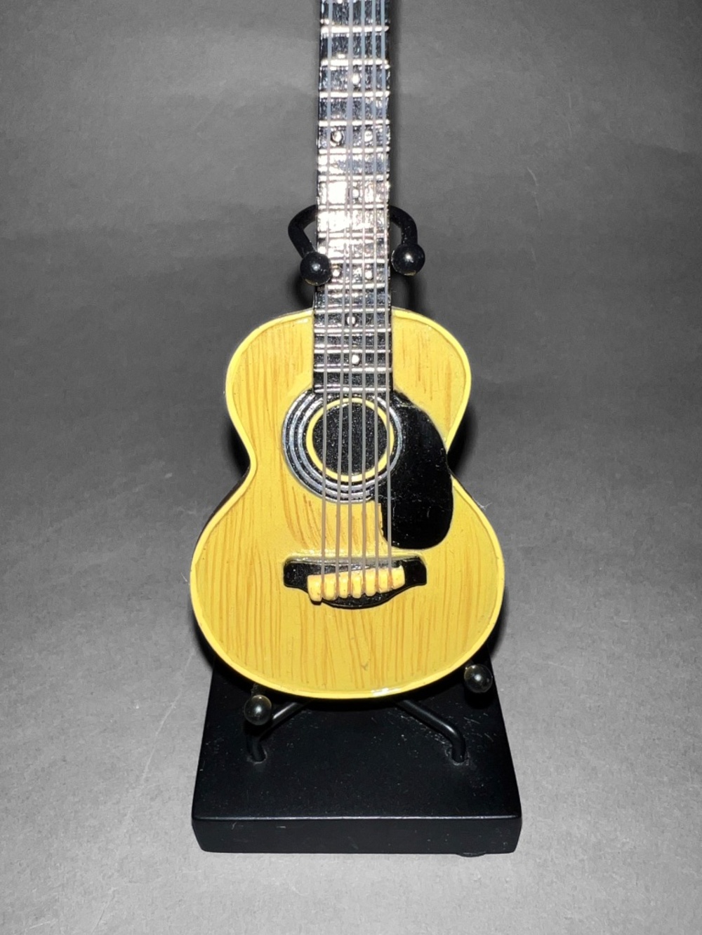 Mini Acoustic Guitar on Stand - Picture 3 of 8